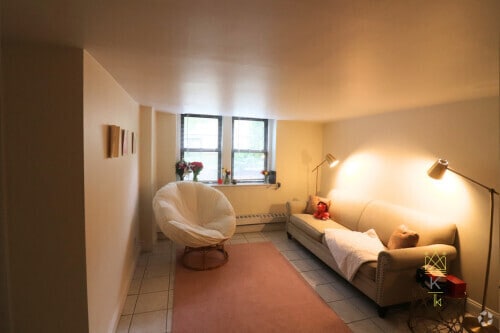 Building Photo - 118 Babcock St Unit B2 Rental