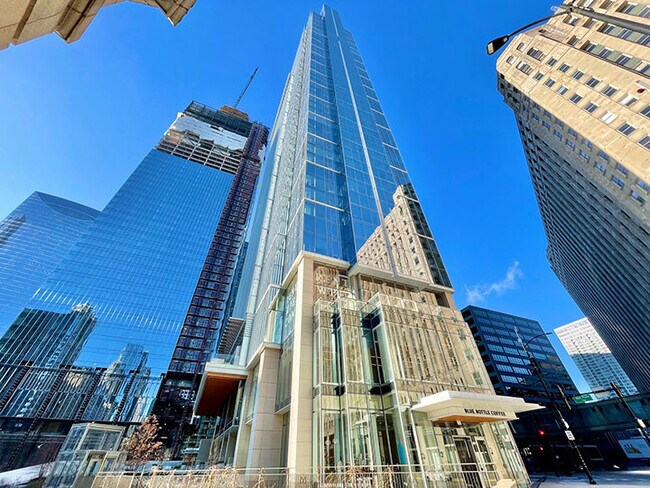 Photo - 313 W Wolf Point Plaza Apartamento Unidad 4411