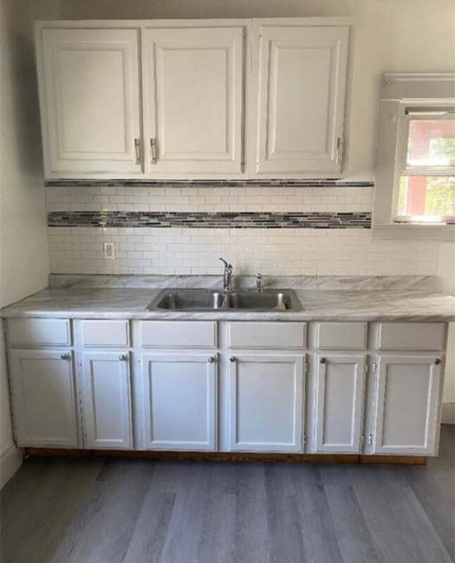 Photo - 2934 E 130th St