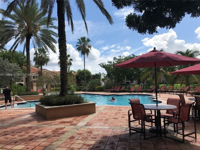 Photo - 4840 N State Rd 7 Unidad 6202