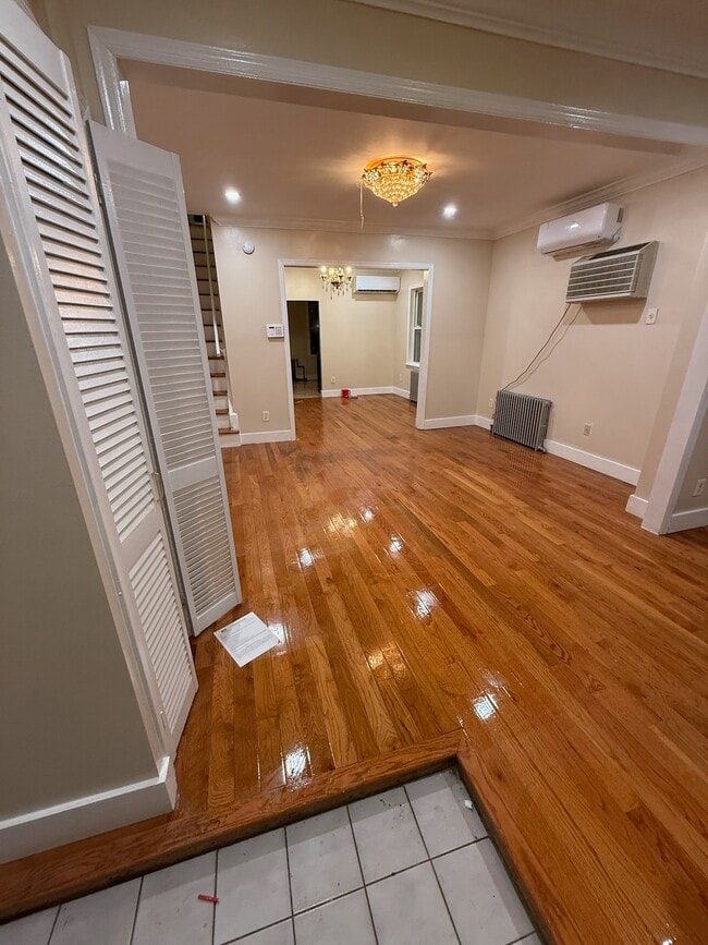 Photo - 92-14-14 Silver Rd