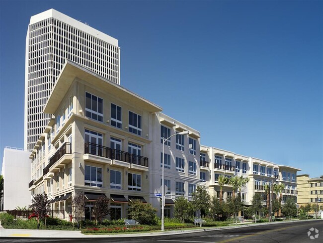 Building Photo - mResidences Miracle Mile Rental