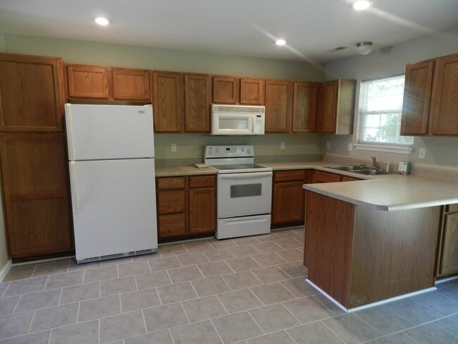 Photo - Avaliable April 14th