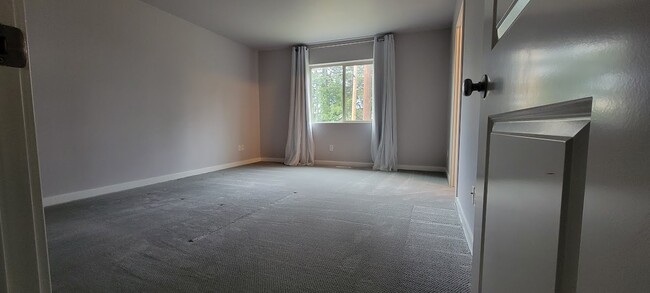 Photo - 15808 14th Ave W