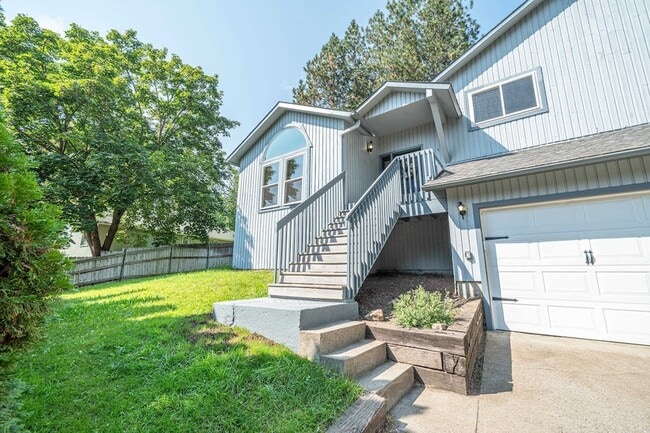 Building Photo - 4605 E Bixel Ct