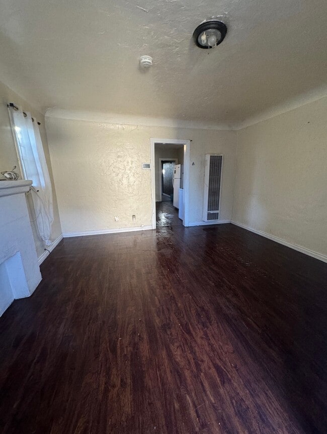 Building Photo - 7011 Bonsallo Ave