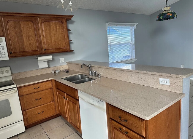 Photo - 30030 Cove Ct E