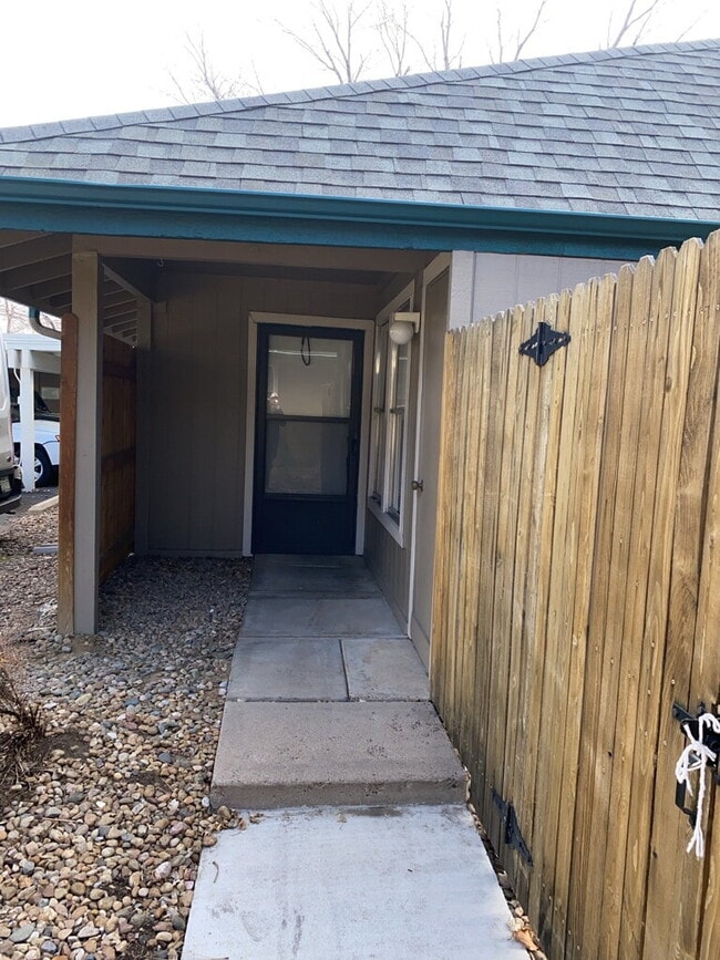 Building Photo - "Charming 3-Bed Gem with 2 Bathrooms in Greenwood Village – Your Cozy 1199 Sq Ft Retreat!"