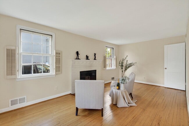 Photo - 624 22nd St S