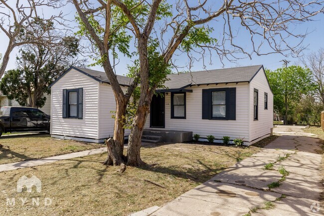 Building Photo - 1725 Juanita St Rental