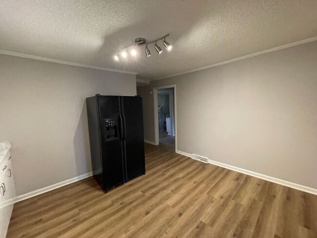 Photo - 3 bedroom 1 bath house available!