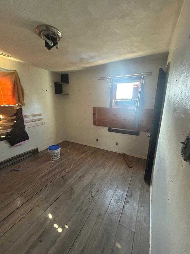 Photo - 5443 Rosemont Ave