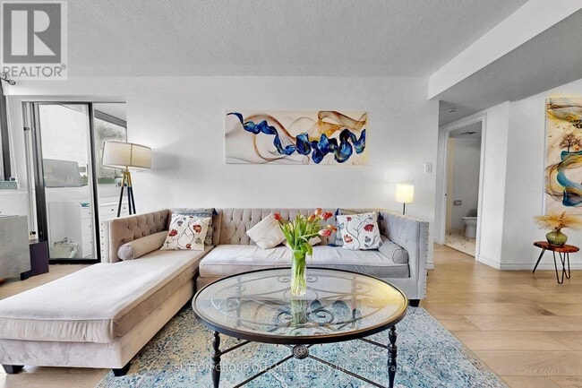 Photo - 1360 Rathburn Rd E Unit 206