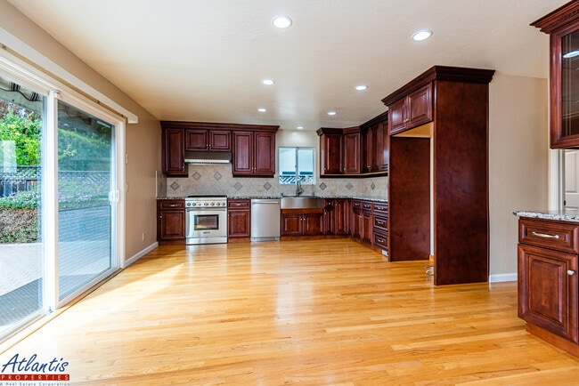 Photo - 5145 Alan Ave