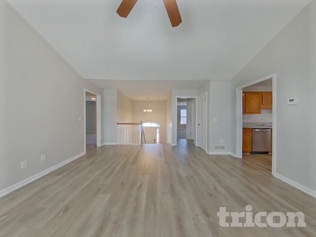 Photo - 38 Stonemont Ct