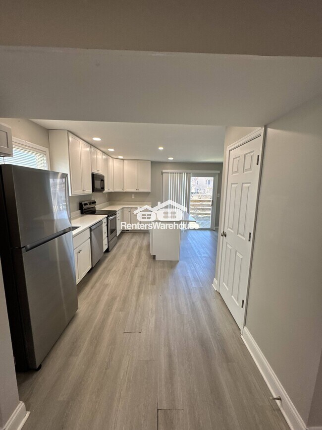 Photo - 647 Saltzman Rd