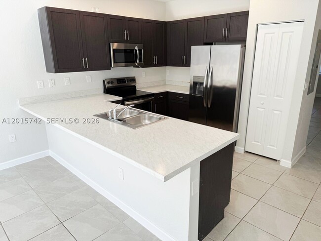 Photo - 1884 SE 27th Rd