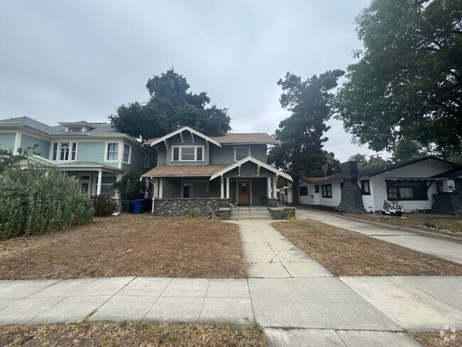 Building Photo - 409 E Columbia Ave Rental