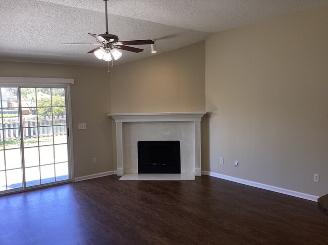 Photo - 468 Hillside Dr