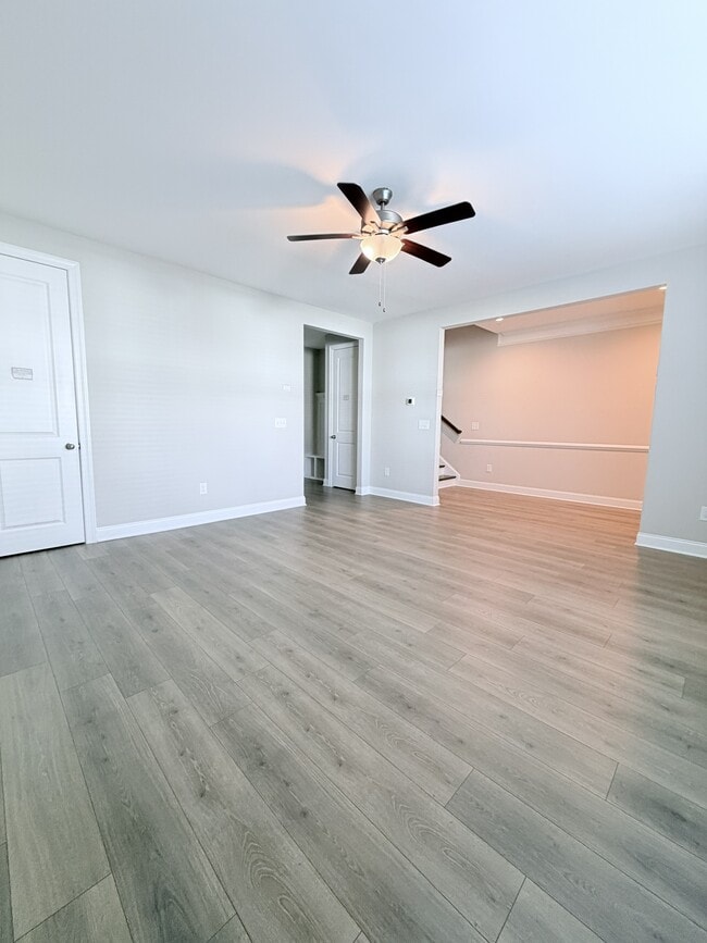 Photo - 939 Haybeck Ln