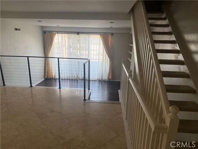 25 Escapade Ct