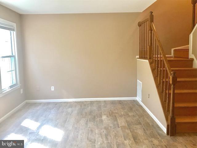 Photo - 6090 Netherton St