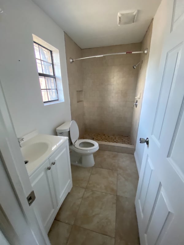 Photo - 613 E Expressway 83