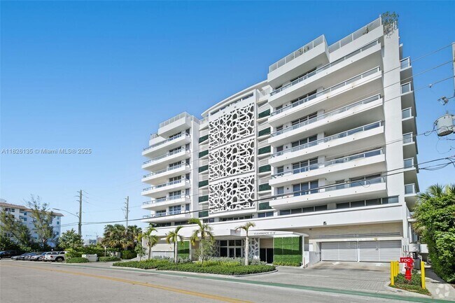 Building Photo - 9261 E Bay Harbor Dr Unit 404 Rental