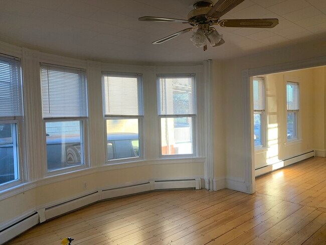 Photo - 547 Broadway Apartment Unit 1
