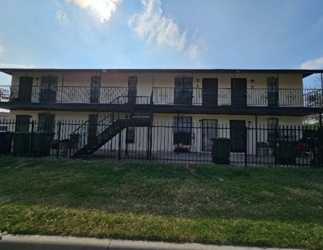Building Photo - 3020 Corpus Christi St Unit 1 Rental