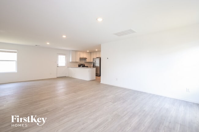 6623 Scarecrow Wy