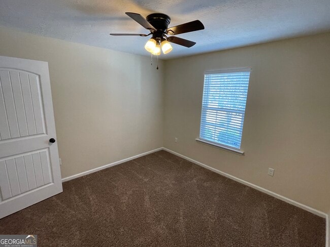 Photo - 150 Buckhaven Way
