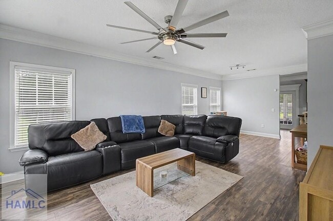 Photo - 151 Lincoln Way