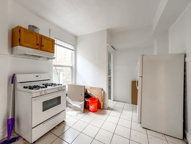 Photo - 5000 N Sawyer Ave Unit E3