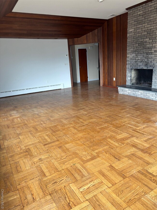 Photo - 73 Luchon St