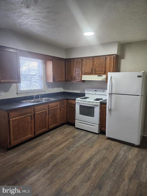 Photo - 130 W 13th St