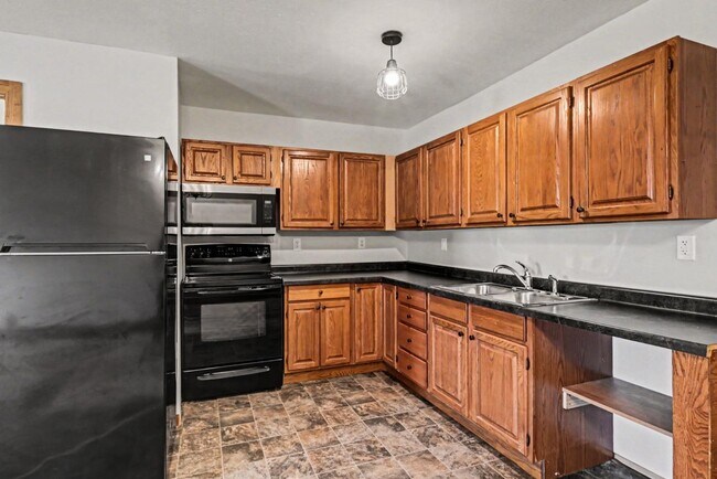 Photo - 307 E Bridge St