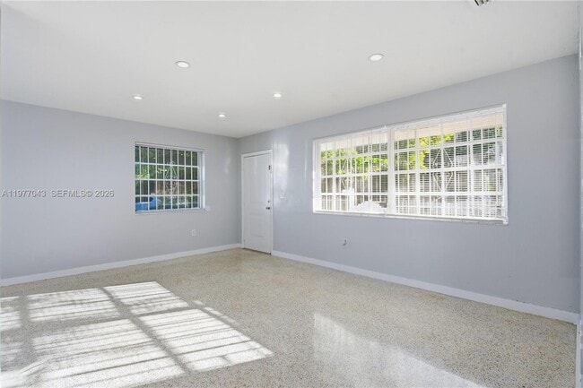 Photo - 901 NW 55th St