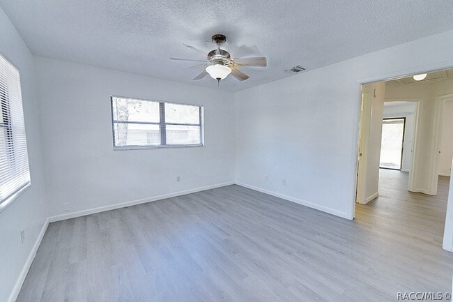 Photo - 512 Long Ave