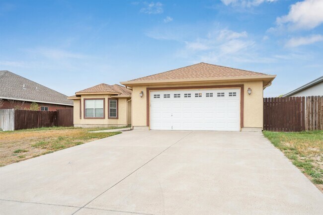 Photo - 215 Javier Dr