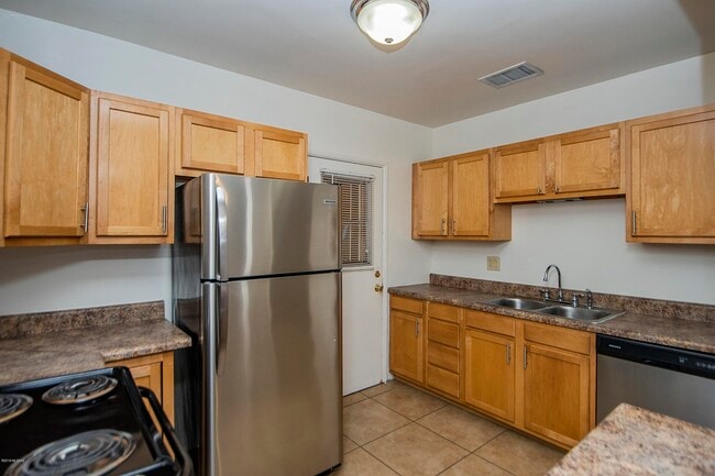 Photo - 1714 E Grant Rd
