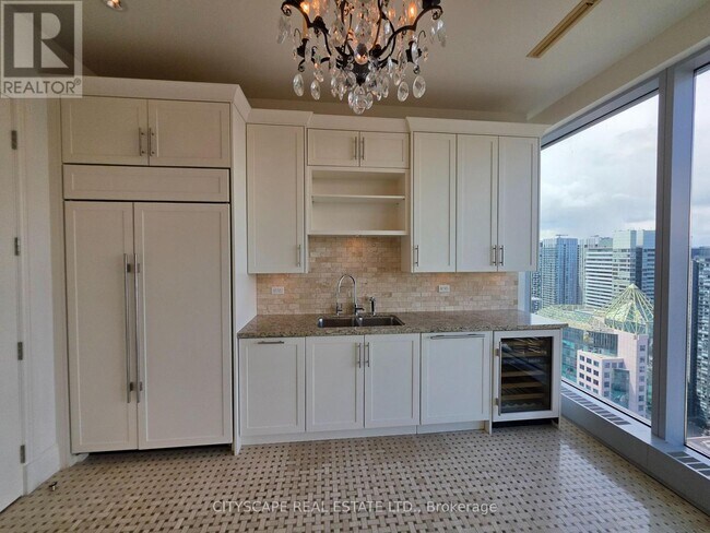 Photo - 183 Wellington St W Unit 4002