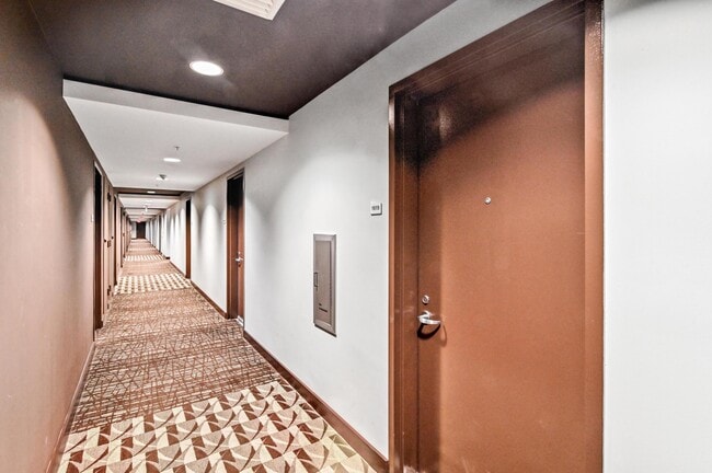 Building Photo - 60 SW 13th St Unit 1619