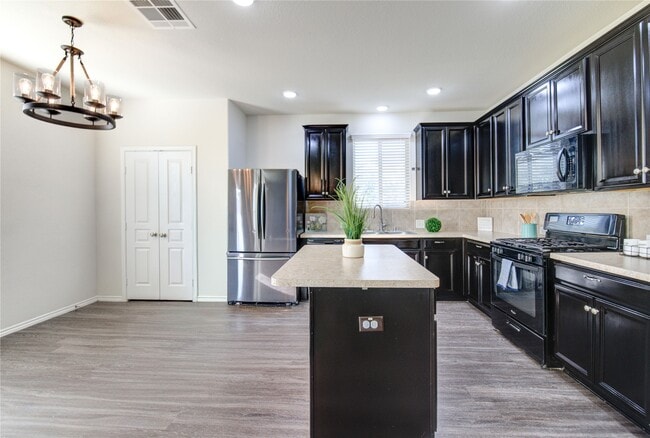 Photo - 5027 Brewcastle Ln