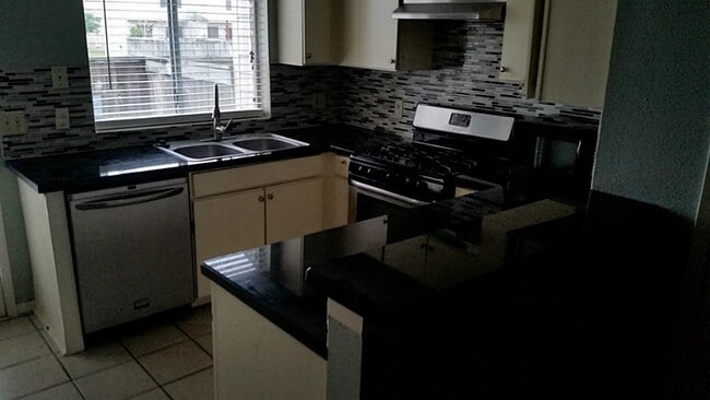 Photo - 2910 Grants Lake Blvd Unidad 806