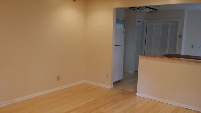 Photo - Available Mid August- 3bd, 2ba home with C...