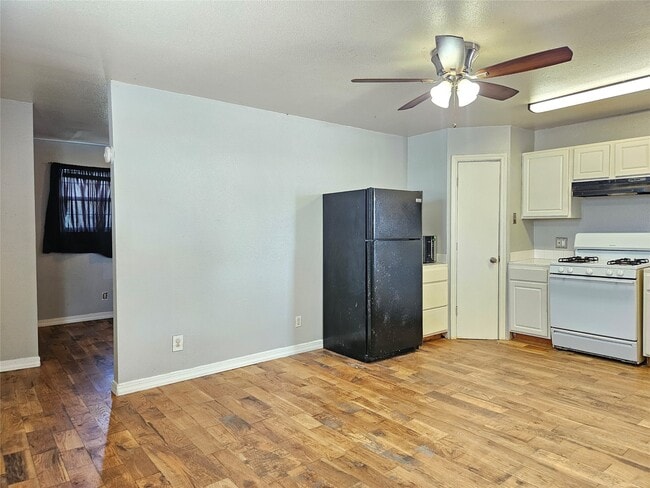 Building Photo - 705 Harris Ave Unit 41 Rental