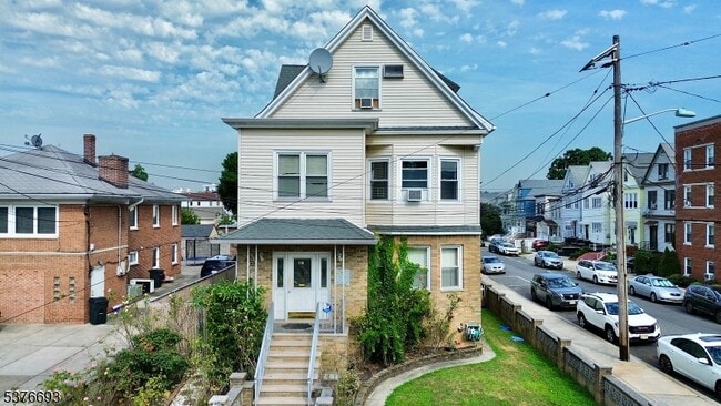 Building Photo - 959-961Avenue C Rental