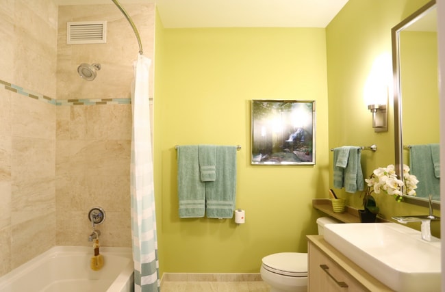 Photo - 360 W Illinois St