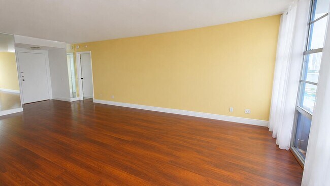 Photo - 230 174th St Unidad 1805